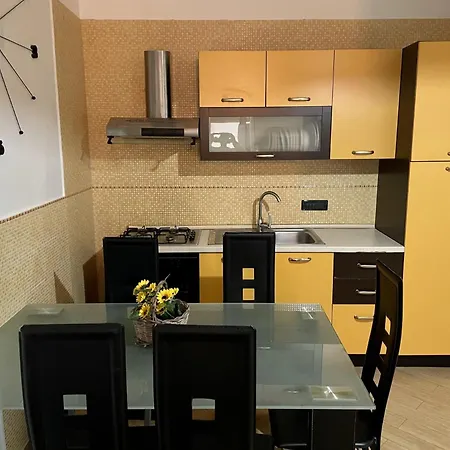 Virginia Apartment