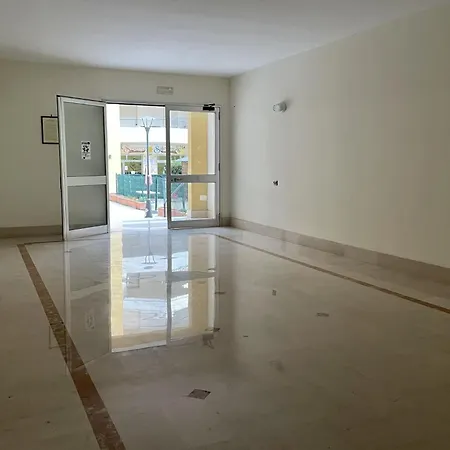 Virginia Apartment
